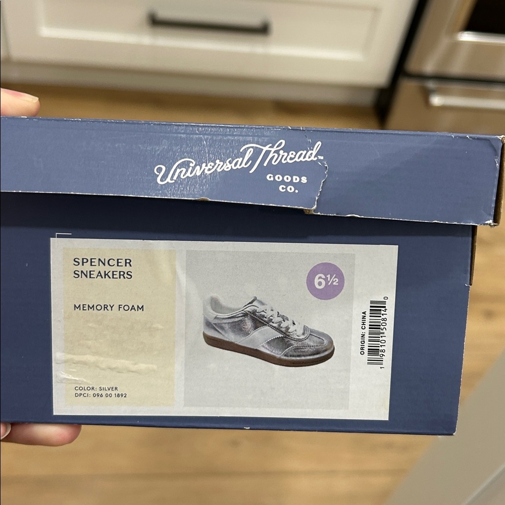 Worn once - UNIVERSAL THREAD ‘Spencer’ Silver Metallic Sneakers - Picture 4 of 10